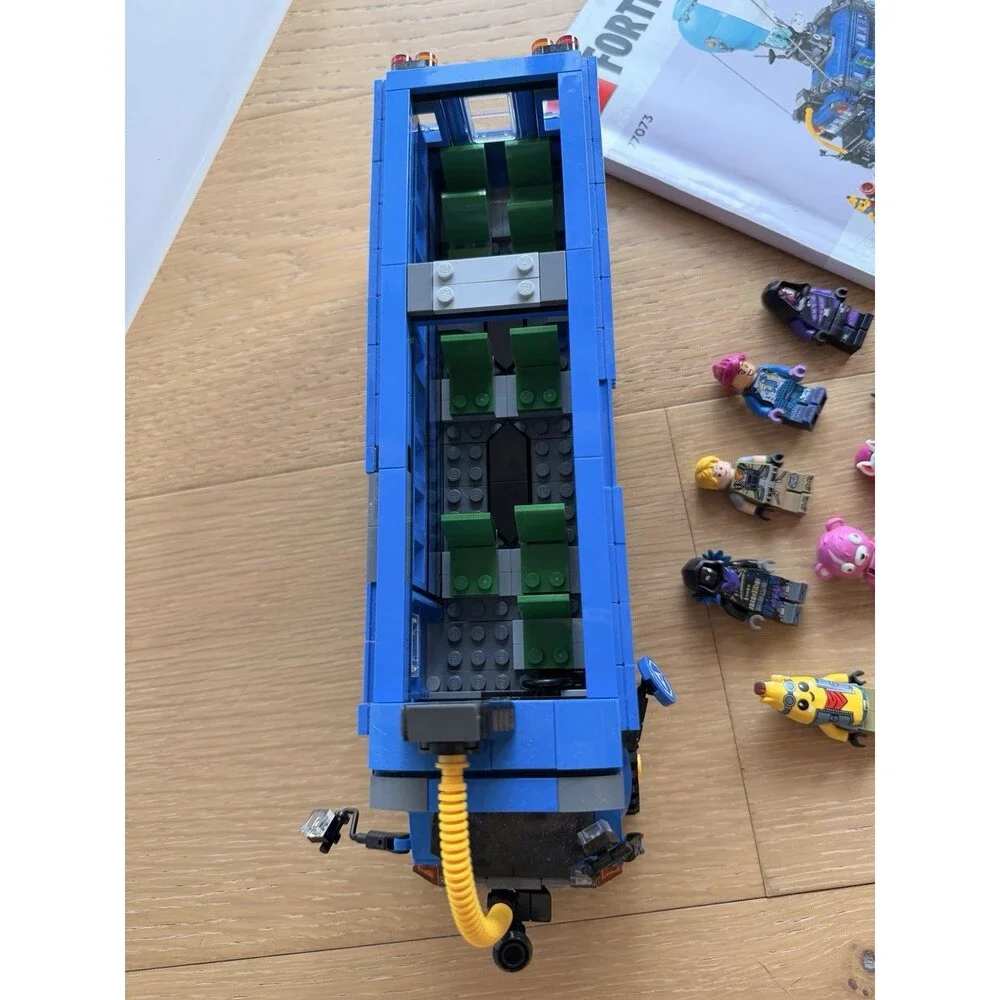 LEGO Battle Bus Fortnite Set 77073, Released 2024